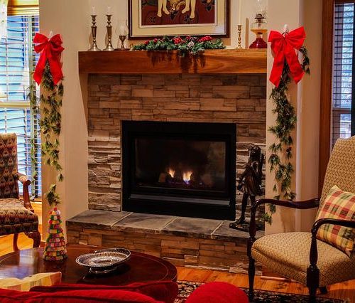 Jak wybrać kominek na drewno najlepiej pasujący do Twojego domu?